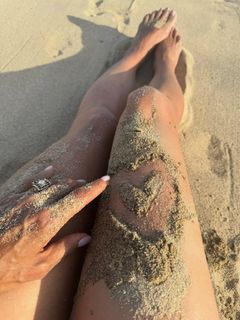 Halle Berry feet photo 3