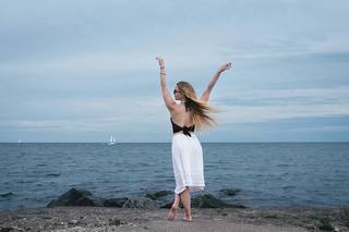Hallea Jones feet photo 15