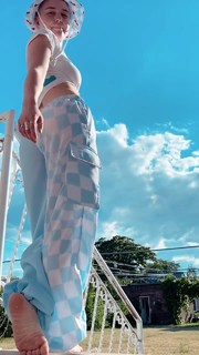 Hallea Jones feet photo 4