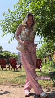 Hallea Jones feet photo 4