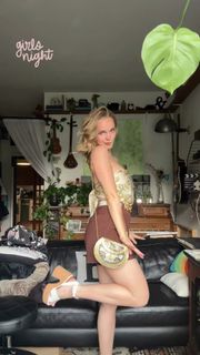 Hallea Jones feet photo 2