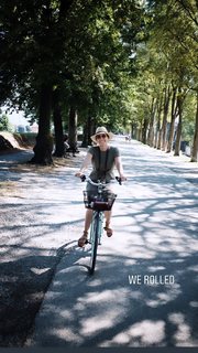 Hallie Jackson feet photo thumbnail