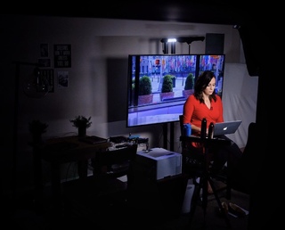 Hallie Jackson feet photo thumbnail