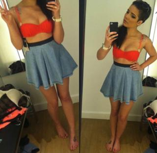 Halsey feet photo thumbnail