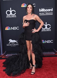 Halsey feet photo thumbnail
