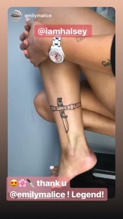 Halsey feet photo thumbnail