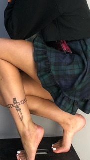 Halsey feet photo thumbnail