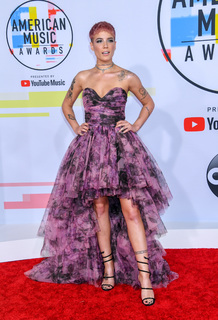 Halsey feet photo thumbnail