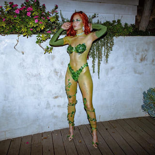 Halsey feet photo thumbnail