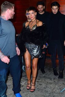 Halsey feet photo thumbnail
