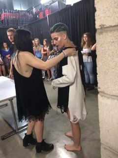 Halsey feet photo thumbnail