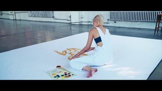 Halsey feet photo thumbnail