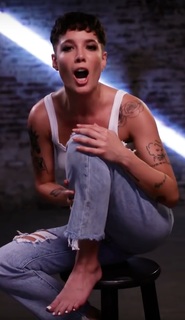 Halsey feet photo thumbnail