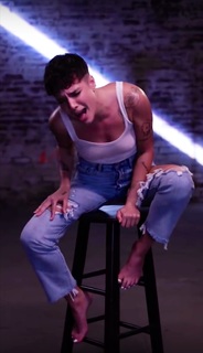 Halsey feet photo thumbnail