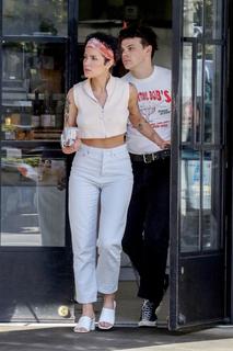 Halsey feet photo thumbnail