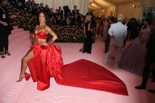 Halsey feet photo thumbnail