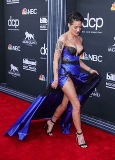 Halsey feet photo thumbnail