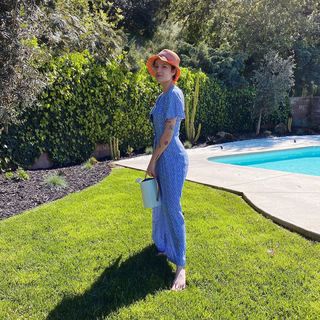 Halsey feet photo thumbnail