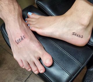 Halsey feet photo thumbnail