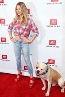 Halston Sage feet photo thumbnail
