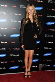 Halston Sage feet photo thumbnail
