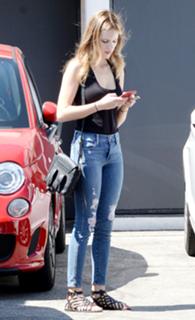 Halston Sage feet photo thumbnail