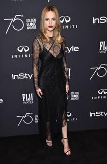 Halston Sage feet photo thumbnail