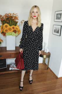 Halston Sage feet photo thumbnail