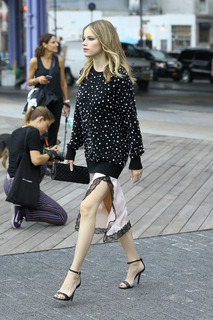 Halston Sage feet photo thumbnail