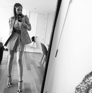 Halston Sage feet photo thumbnail