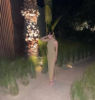 Halston Sage feet photo thumbnail