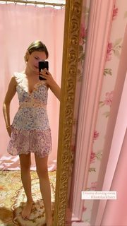 Halston Sage feet photo thumbnail