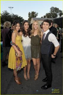 Halston Sage feet photo thumbnail