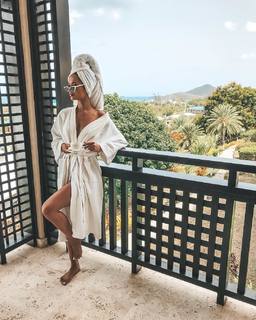 Hammasa Kohistani feet photo thumbnail