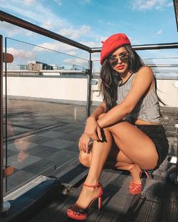 Hammasa Kohistani feet photo thumbnail