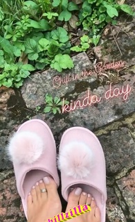 Hammasa Kohistani feet photo thumbnail