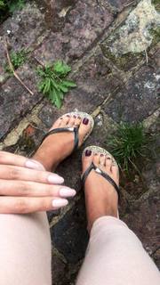 Hammasa Kohistani feet photo thumbnail