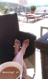 Hammasa Kohistani feet photo thumbnail