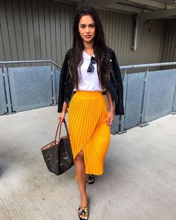 Hammasa Kohistani feet photo thumbnail