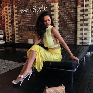 Hammasa Kohistani feet photo thumbnail