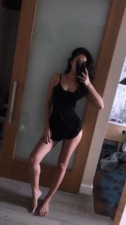 Hammasa Kohistani feet photo thumbnail