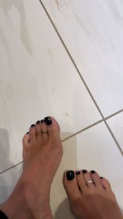 Hammasa Kohistani feet photo thumbnail