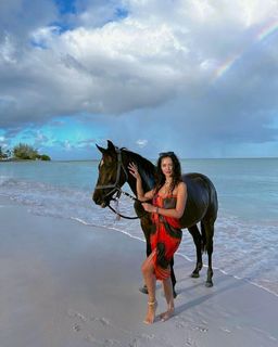 Hammasa Kohistani feet photo thumbnail