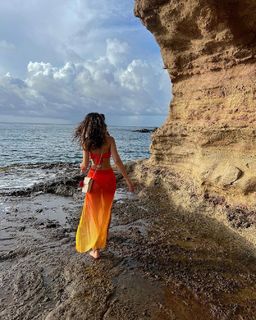 Hammasa Kohistani feet photo thumbnail