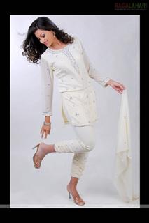 Hamsa Nandini feet photo 9