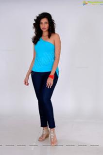 Hamsa Nandini feet photo 13