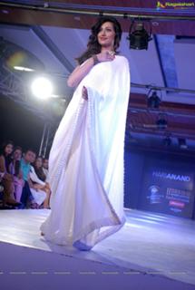 Hamsa Nandini feet photo 9