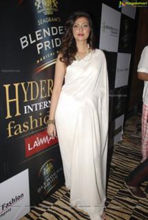 Hamsa Nandini feet photo 16