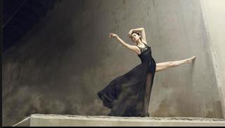 Han Ga-in feet photo 14