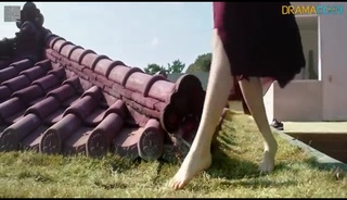 Han Ga-in feet photo 11